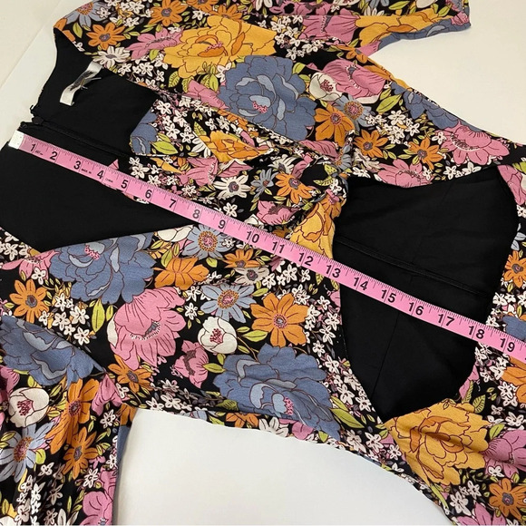 NEW Wayf Dress Womens Small Rosalind Cheetah Print Tie Front Floral Multi NWOT - Picture 8 of 9